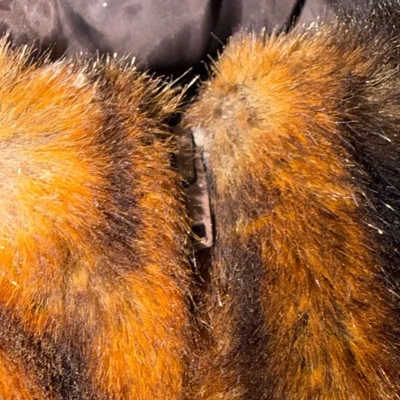 Jones New York Sport Brown Faux Fur Vest - Picture 8 of 8